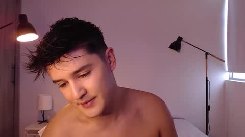 Snapshot of angelcossio chatting on 10/31/25, 07:04 Angel online show from 10/31/25, 07:04