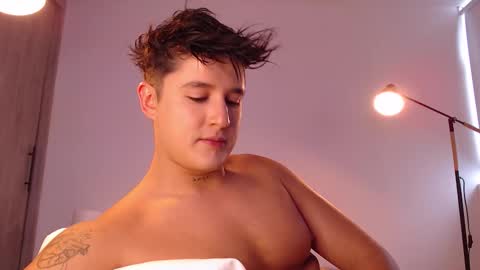 Snapshot of angelcossio chatting on 11/26/25, 06:53 Angel online show from 11/26/25, 06:53