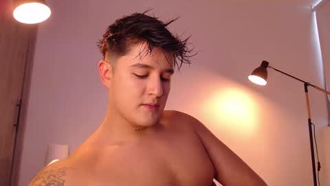 Snapshot of angelcossio chatting on 12/01/25, 08:03 Angel online show from 12/01/25, 08:03