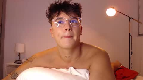 Snapshot of angelcossio chatting on 12/04/25, 12:20 Angel online show from 12/04/25, 12:20