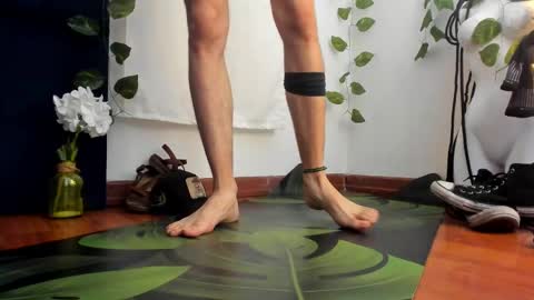 angeldamianart online show from 12/02/25, 07:53