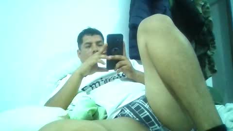 Snapshot of angeldavid90 chatting on 11/27/25, 12:46 angeldavid90 online show from 11/27/25, 12:46