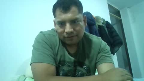 Snapshot of angeldavid90 chatting on 12/14/25, 12:49 angeldavid90 online show from 12/14/25, 12:49