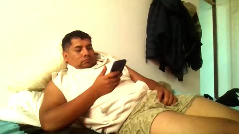 Snapshot of angeldavid90 chatting on 12/16/25, 08:03 angeldavid90 online show from 12/16/25, 08:03