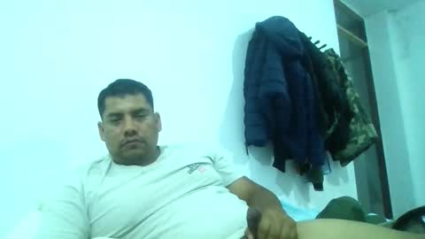 Snapshot of angeldavid90 chatting on 12/18/25, 11:55 angeldavid90 online show from 12/18/25, 11:55