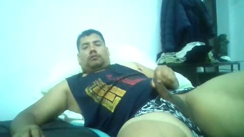Snapshot of angeldavid90 chatting on 12/23/25, 12:08 angeldavid90 online show from 12/23/25, 12:08