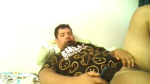 Snapshot of angeldavid90 chatting on 02/26/26, 12:04 angeldavid90 online show from 02/26/26, 12:04