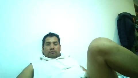 Snapshot of angeldavid90 chatting on 04/18/26, 04:05 angeldavid90 online show from 04/18/26, 04:05