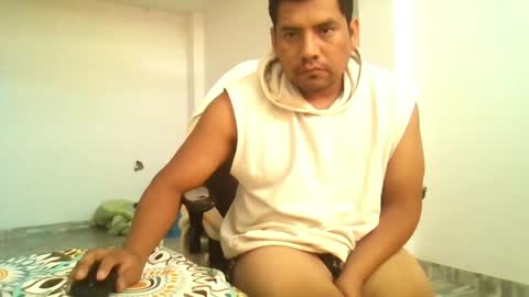 Snapshot of angeldavid90 chatting on 04/18/26, 07:58 angeldavid90 online show from 04/18/26, 07:58