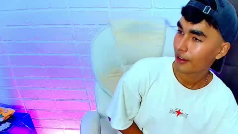 AngelduzZzt online show from 10/06/25, 02:14