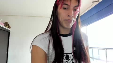 Snapshot of angele_johnson chatting on 12/25/24, 06:41 angele online show from 12/25/24, 06:41