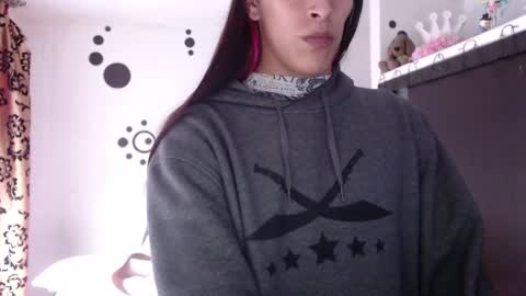 Snapshot of angele_johnson chatting on 03/07/25, 08:22 angele online show from 03/07/25, 08:22