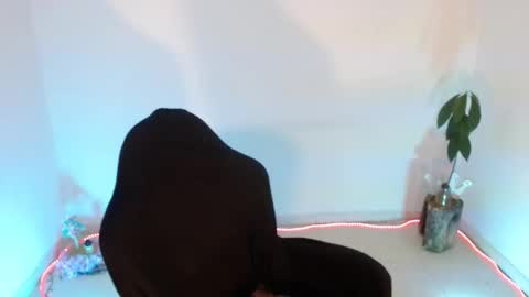 Snapshot of angele_johnson chatting on 10/13/25, 02:22 angele online show from 10/13/25, 02:22