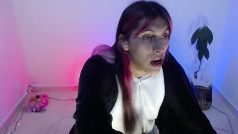 angele online show from 11/07/25, 08:42