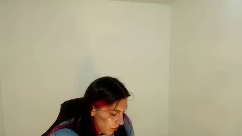 Snapshot of angele_johnson chatting on 04/26/26, 06:27 angele online show from 04/26/26, 06:27