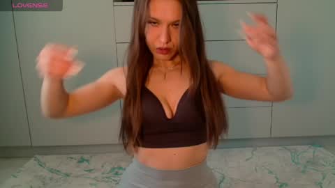 Angel online show from 04/18/26, 09:02