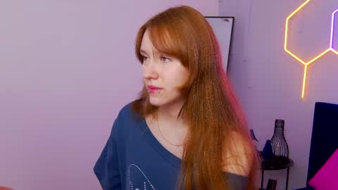 Snapshot of angelfleur chatting on 06/06/26, 01:32 Angela online show from 06/06/26, 01:32