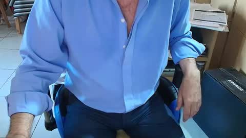 angelgarcia269 online show from 10/31/25, 09:16