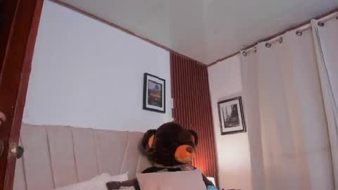 Snapshot of angeli_sexi chatting on 05/07/26, 01:22 Carolina online show from 05/07/26, 01:22