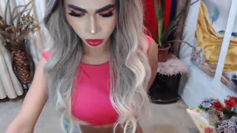 Snapshot of angelic_face_808 chatting on 02/01/25, 01:44 DIVINE ANGEL online show from 02/01/25, 01:44