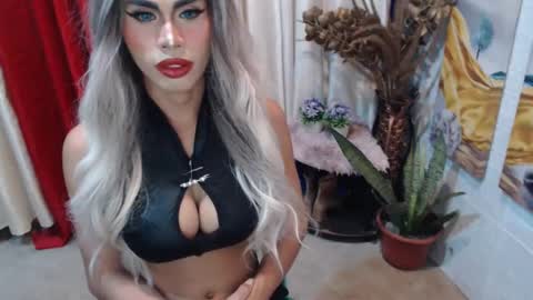 Snapshot of angelic_face_808 chatting on 02/08/25, 08:09 DIVINE ANGEL online show from 02/08/25, 08:09