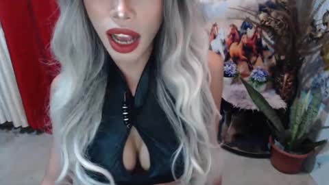 Snapshot of angelic_face_808 chatting on 02/14/25, 10:07 DIVINE ANGEL online show from 02/14/25, 10:07