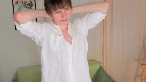 Snapshot of angelic_look chatting on 09/15/25, 03:56 Daniel online show from 09/15/25, 03:56