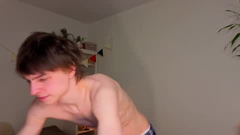 Snapshot of angelic_look chatting on 01/12/26, 12:05 Daniel online show from 01/12/26, 12:05