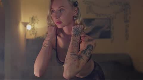 Snapshot of angelic_lovers_ chatting on 09/24/25, 05:27 Gabby online show from 09/24/25, 05:27