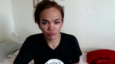 Snapshot of angelic_slutxx chatting on 12/23/24, 02:02 Yhanna online show from 12/23/24, 02:02