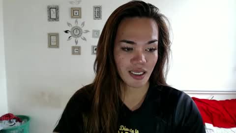 Snapshot of angelic_slutxx chatting on 02/25/25, 04:24 Yhanna online show from 02/25/25, 04:24