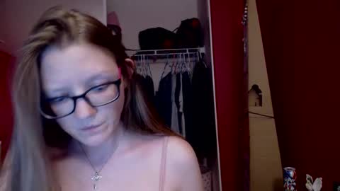 Snapshot of angelicangel3 chatting on 02/21/25, 07:23 AngelicAngel online show from 02/21/25, 07:23