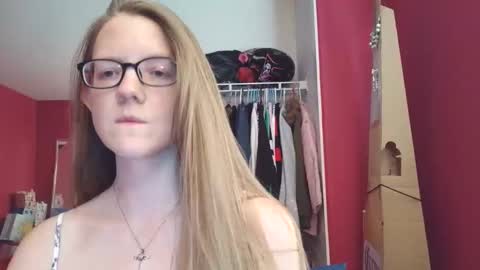 Snapshot of angelicangel3 chatting on 05/19/26, 02:07 AngelicAngel online show from 05/19/26, 02:07
