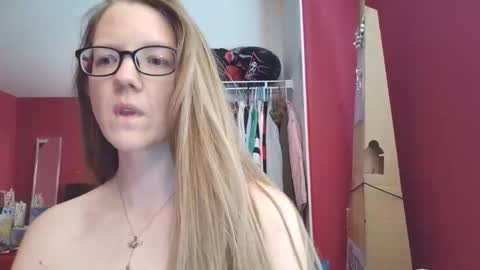 Snapshot of angelicangel3 chatting on 05/28/26, 04:59 AngelicAngel online show from 05/28/26, 04:59