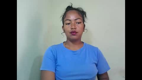 Snapshot of angelice33 chatting on 12/19/25, 05:58 angelice33 online show from 12/19/25, 05:58