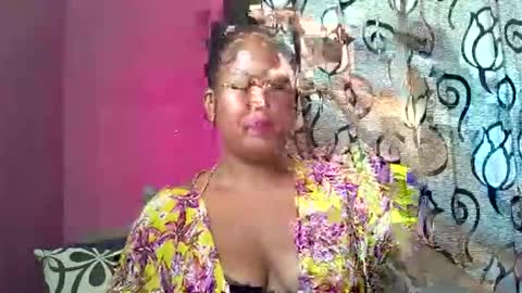 Snapshot of angelice33 chatting on 02/26/26, 06:45 angelice33 online show from 02/26/26, 06:45