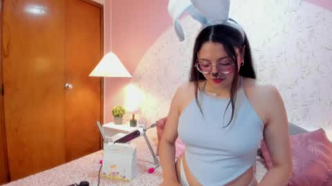 Snapshot of angelie_rosebrm chatting on 03/28/26, 05:40 Angelica online show from 03/28/26, 05:40