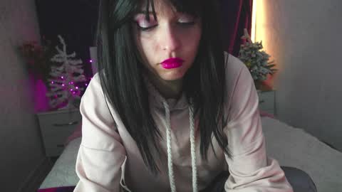 Snapshot of angelika_rouge chatting on 01/26/25, 03:36 Angelika Rouge online show from 01/26/25, 03:36