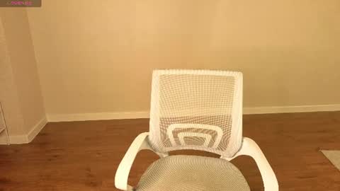 Snapshot of angelina_becker chatting on 06/12/26, 12:53 Angelina online show from 06/12/26, 12:53