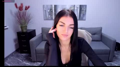 Angelina online show from 12/05/24, 09:39