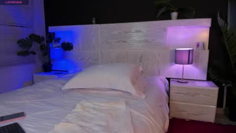 angelina_hilton online show from 04/23/26, 11:42