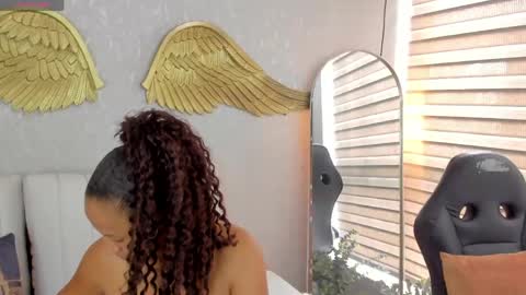 Snapshot of angelina_ruspoli chatting on 04/19/26, 01:43 Angelina online show from 04/19/26, 01:43
