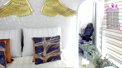 Snapshot of angelina_ruspoli chatting on 05/14/26, 06:15 Angelina online show from 05/14/26, 06:15