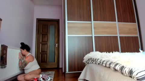 Angelina online show from 01/21/25, 11:24