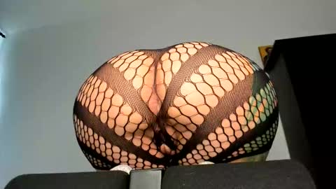 Angelina online show from 10/27/25, 09:57