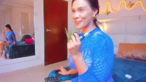 Angelina Dorian  online show from 02/05/26, 08:02