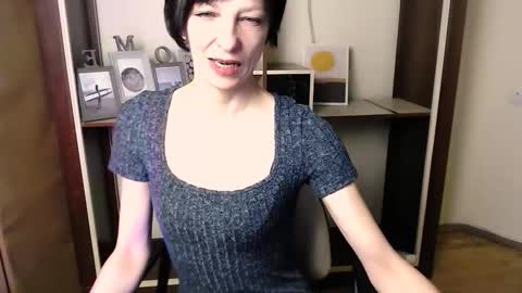 Angelina online show from 11/20/25, 09:20