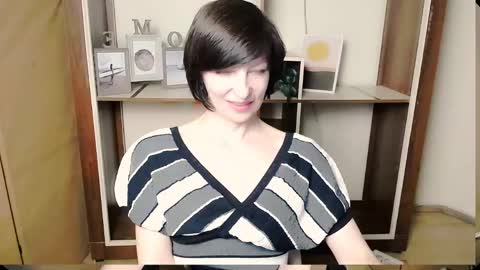 Snapshot of angelinalov_ chatting on 05/25/26, 08:20 Angelina online show from 05/25/26, 08:20