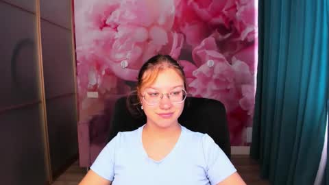 AngelinaLow online show from 09/21/25, 11:23