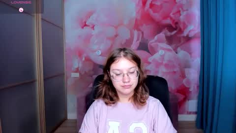 AngelinaLow online show from 11/03/25, 12:28